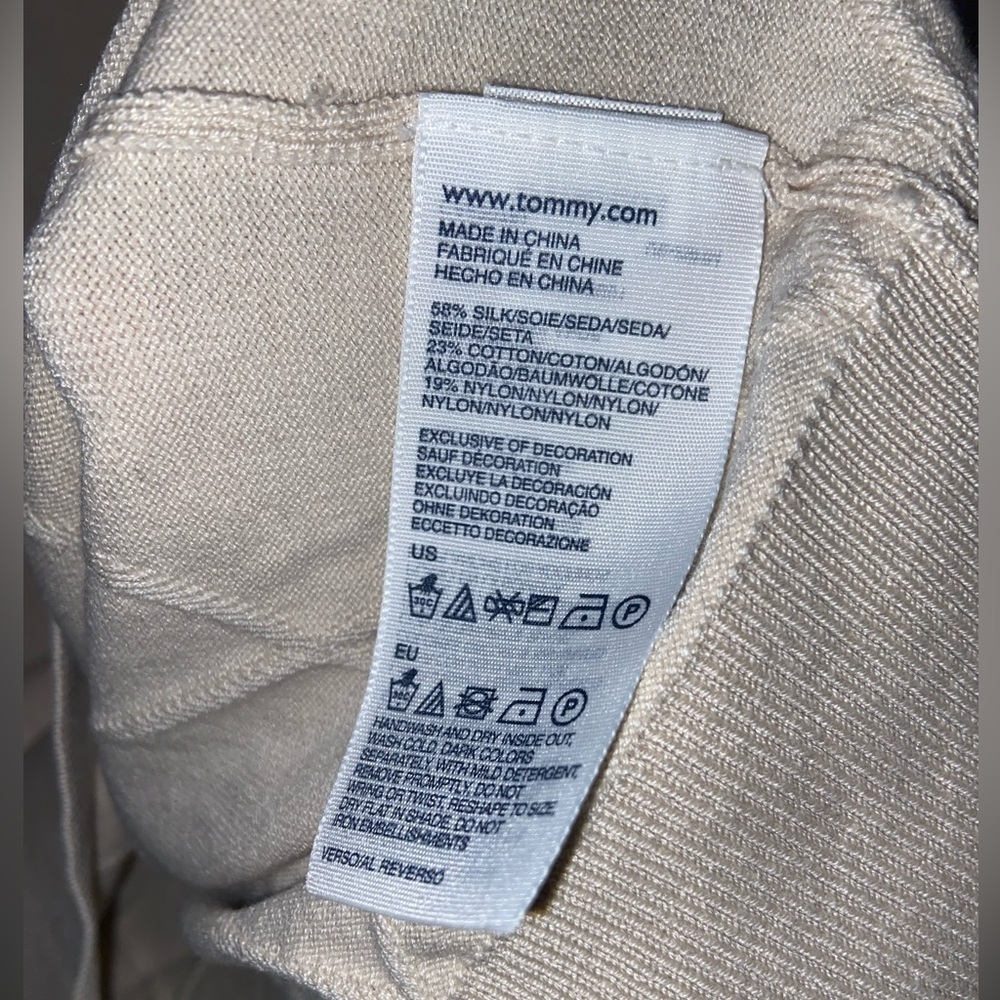2/49$ Men’s Tommy Hilfiger Silk blend beige V neck Knit sweater‎ Sz Large - Picture 3 of 7